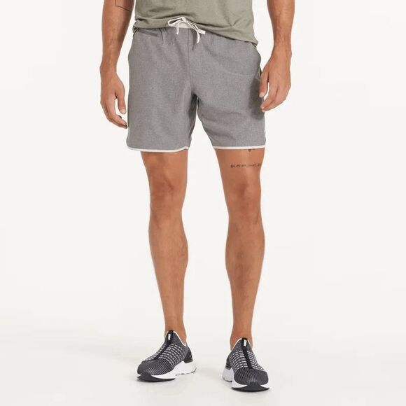 Vuori Grey Engineered Striped Banks Activewear Athletic Shorts Men's Size XL - Picture 1 of 7